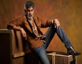 Jagapathi Babu Quits From Sarileru Neekevvaru