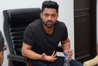 Kalyan Ram Interview Stills For Naa Nuvve