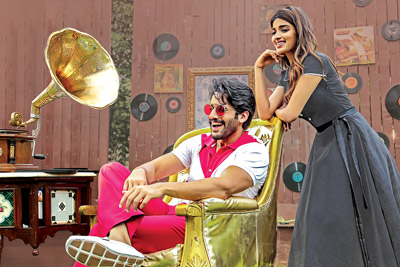 Naga Chaitanya and Nidhhi Agerwal Still From Savyasaachi