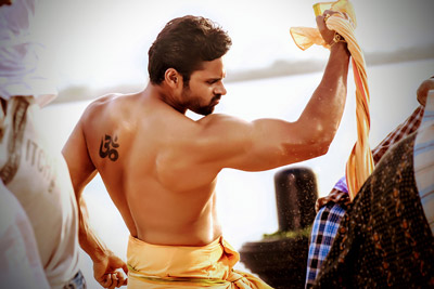 sai-dharam-tej-6-packs-stills-from-prati-roju-pandage