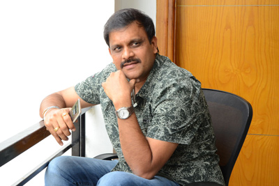 sriwass-stills-at-sakshyam-interview