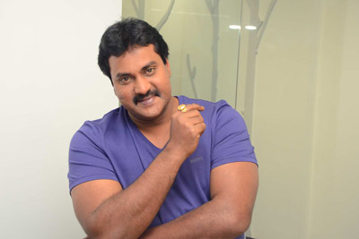 Sunil Interview Stills For Silly Fellows