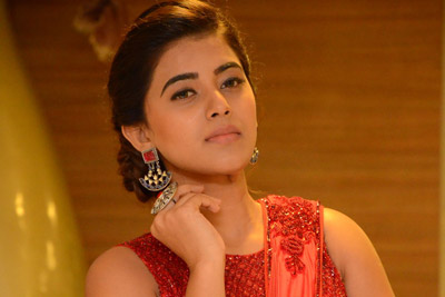 Yamini Bhaskar At Bhale Manchi Chowka Beram Pre Release Event