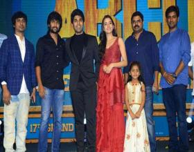 Does Nani Praise or Criticize?