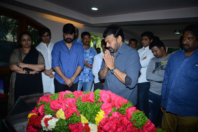 celebrities-pay-homage-to-srikanth-father