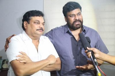 chiranjeevi-pay-homage-to-director-b-jaya