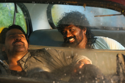 deshamlo-dongalu-paddaru-movie-stills