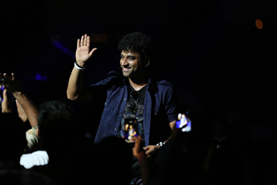 devi-sri-prasad-latest-stills-on-stage