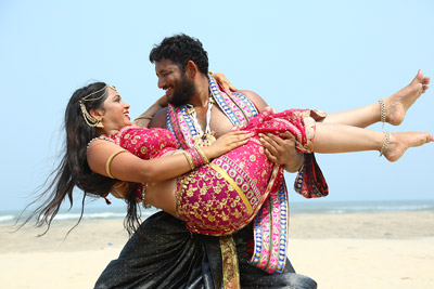 durmargudu-movie-stills