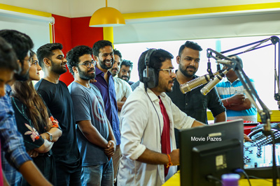 ee-nagaraniki-emaindhi-movie-team-at-radio-mirchi