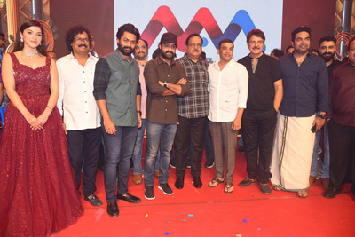 entha-manchivaadavuraa-movie-pre-release-event
