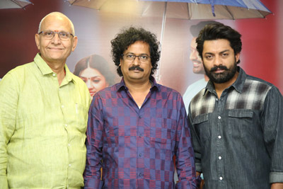 entha-manchivaadavuraa-team-thanks-meet