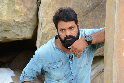 indra-interview-stills-about-super-sketch