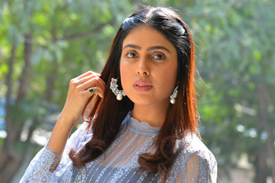 irra-mor-stills-at-interview-for-bhairava-geetha