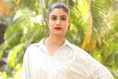 jia-sharma-at-edhureetha-movie-trailer-launch-event