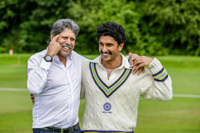 kapil-dev-and-ranveer-singh-stills-from-83-movie