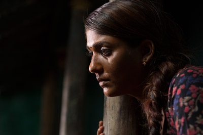 latest-nayanthara-stills-from-the-movie-airaa