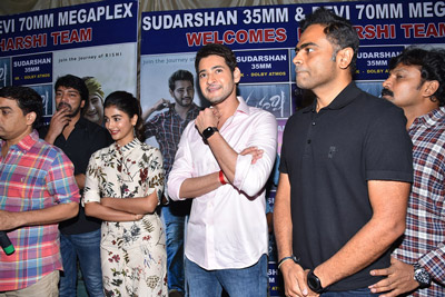 maharshi-team-at-sudarshan-35mm-theatre