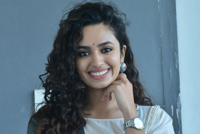 malavika-nair-at-taxiwala-team-success-pressmeet