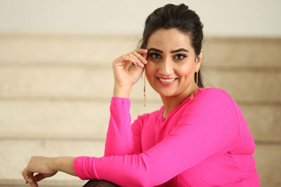 manjusha-stills-at-ala-vaikuntapurramlo-team-success-meet