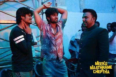meeku-mathrame-cheptha-team-working-stills