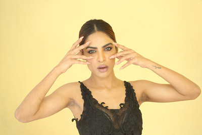 nasreen-shaikh-at-naa-peru-raja-movie-logo-and-teaser-launch