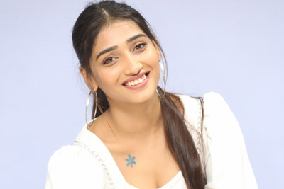 priya-vadlamani-at-college-kumar-movie-teaser-launch