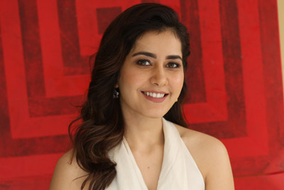 Raashi Khanna Stills At Interview About World Famous Lover