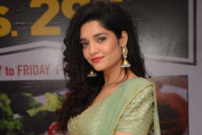 Ritika Singh Stills at Neevevaro Team Thanks Meet