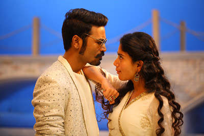 rowdy-baby-song-stills-from-maari-2