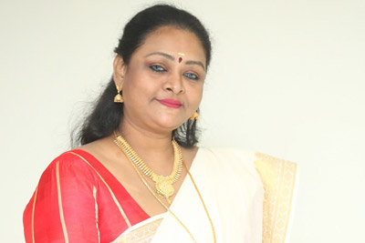 shakeela-stills-at-shakeela-raasina-motta-modati-kutumba-katha-chitram