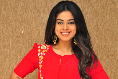 siddhi-idnani-interview-stills-for-jambalakidi-pamba