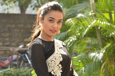 steyfi-patel-at-ninnu-thalachi-movie-team-pressmeet