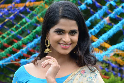suma-poojari-stills-at-friday-movie-opening