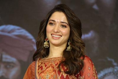 tamannah-at-syeraa-movie-team-thanks-meet