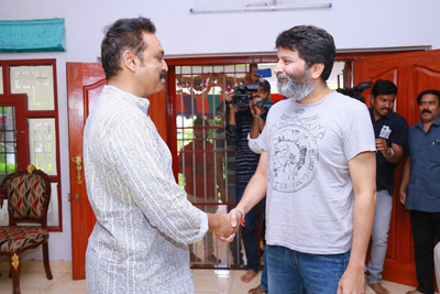 Trivikram Meet Naresh About The Loss Of Vijaya Nirmala