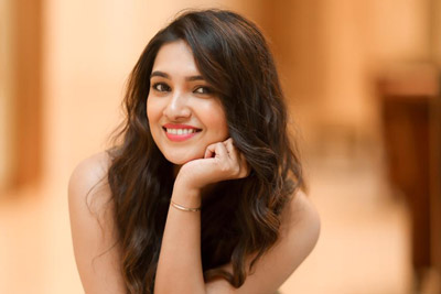 vani-bhojan-latest-stills