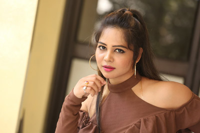 zaara-khan-at-ranastalam-movie-audio-launch