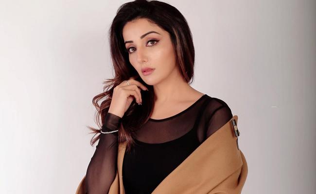 i-want-to-act-with-balakrishna-in-more-films-sonal-chauhan