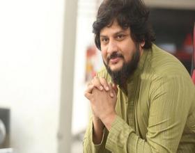 i-have-not-seen-anyone-except-chiranjeevi-in-narasimha-reddy-character-surender-reddy