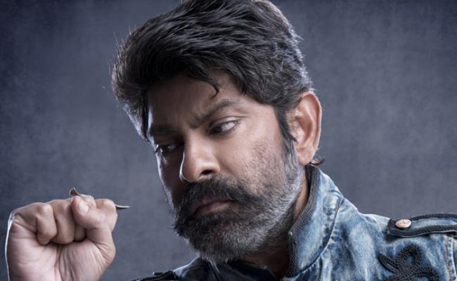 jagapati-babu-to-enter-b-town