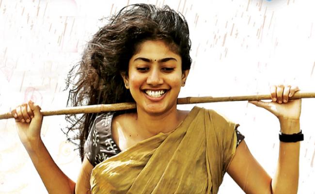 sai-pallavi-in-dhanushs-maari-2