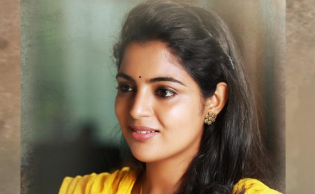 nikhila-vimal-in-gayatri