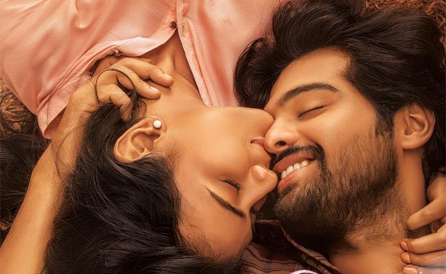 Hebah Patel 24 Kisses First look 