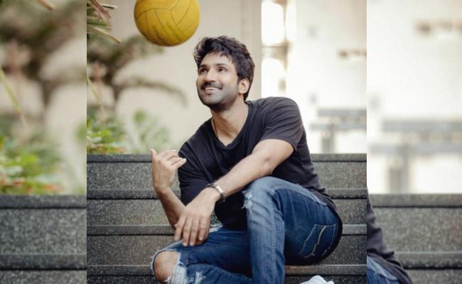 Aadhi Pinisetty's Next As Sports Romedy Film