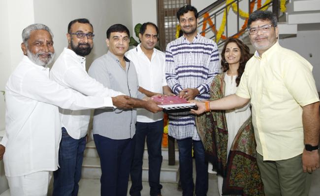 avasarala-srinivas-nutokka-jillala-andhagadu-movie-launched