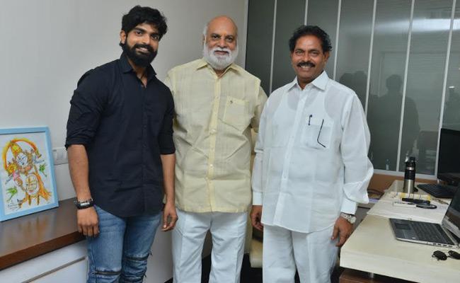raghavendra-rao-launched-pranam-khareedu-theatrical-trailer